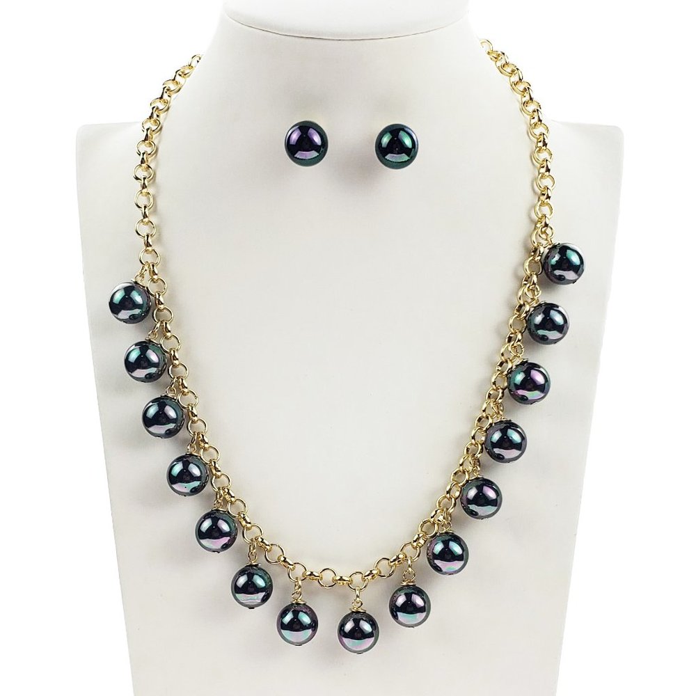 Pearl wrap with matching pearl studs